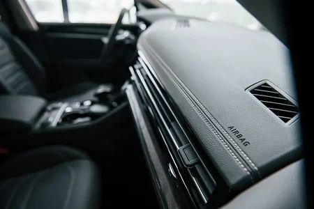 Conheça os principais tipos de airbags e entenda como eles funcionam