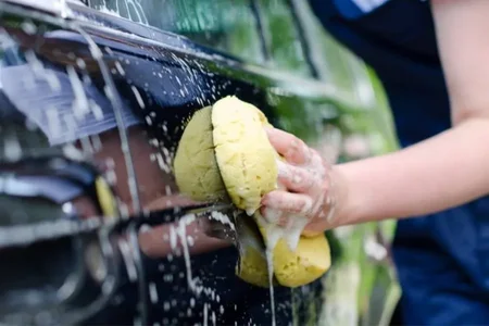 Como limpar o carro após uma tempestade?