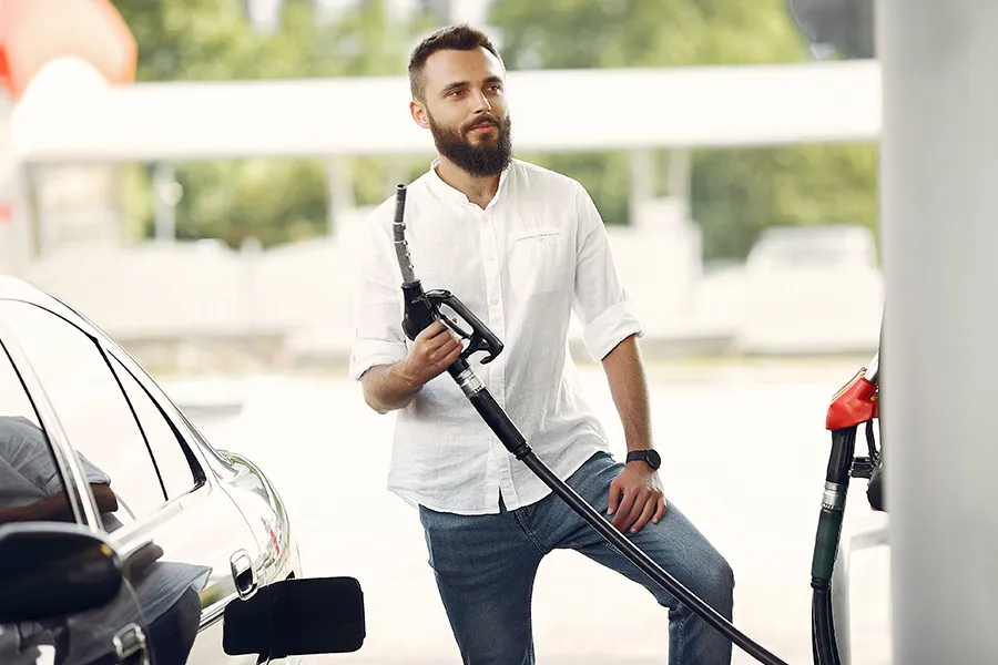 Gasolina comum ou aditivada? Saiba a diferença e qual escolher