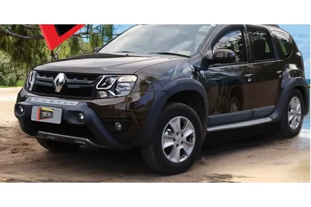 OVERBUMPER DUSTER 15/19 C/ ALOJAMENTO P/ FAROL DE MILHA (PRETO C/ PRATA ALUMINIUM)